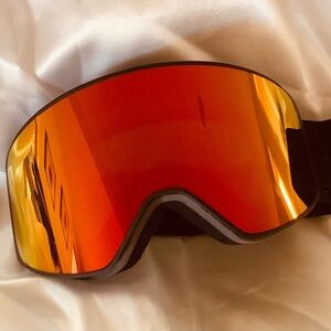 Ski/Snowboard Snow Goggles Magnetic OTG Dual Lens Anti-Fog UV400 NWT - Red Revo